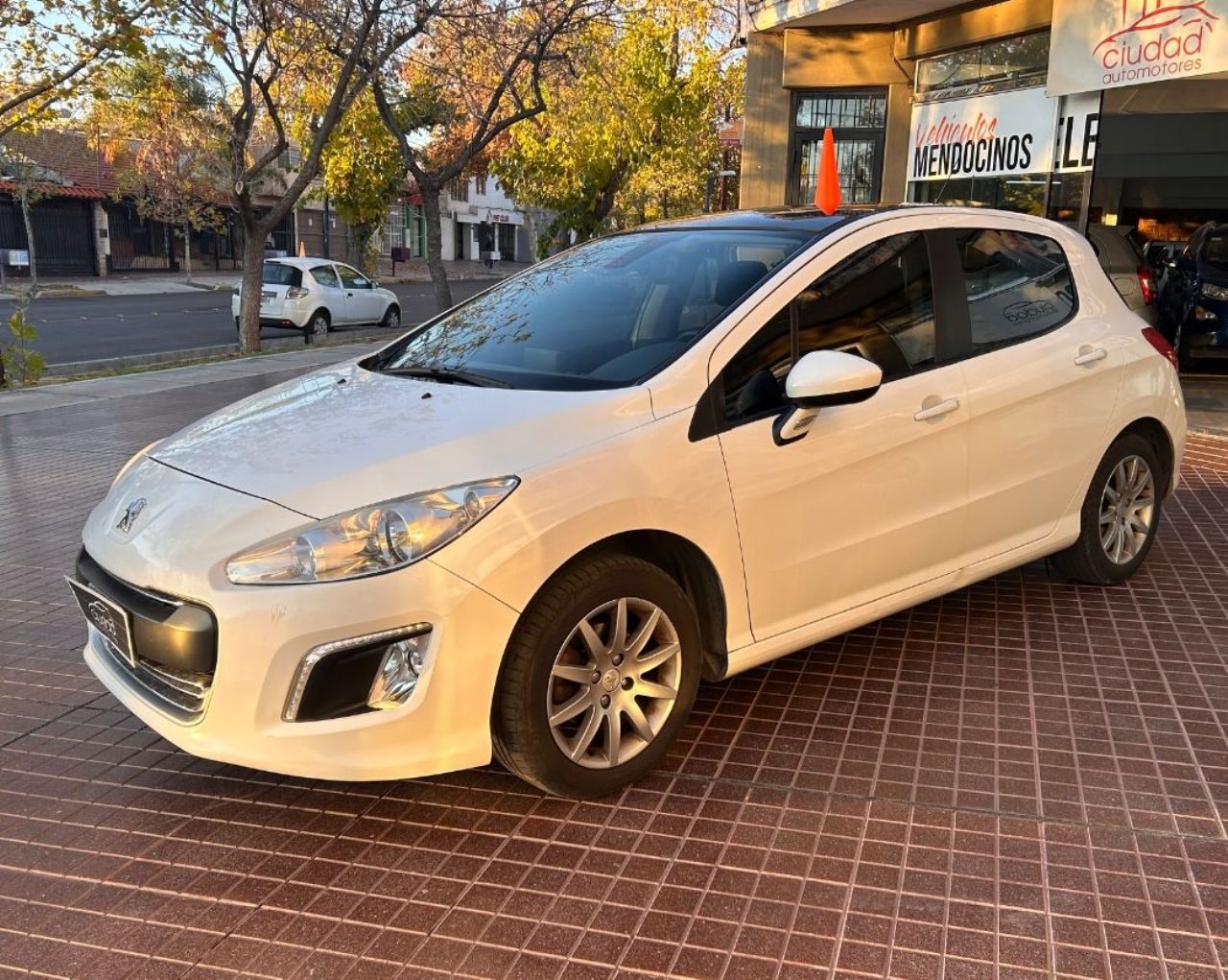 Peugeot 308 Usado Financiado en Mendoza, deRuedas