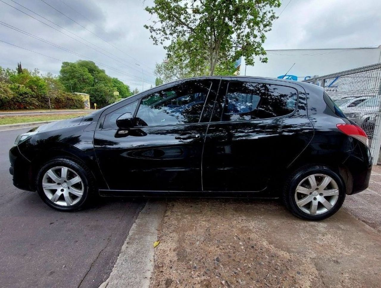 Peugeot 308 Usado Financiado en Mendoza, deRuedas