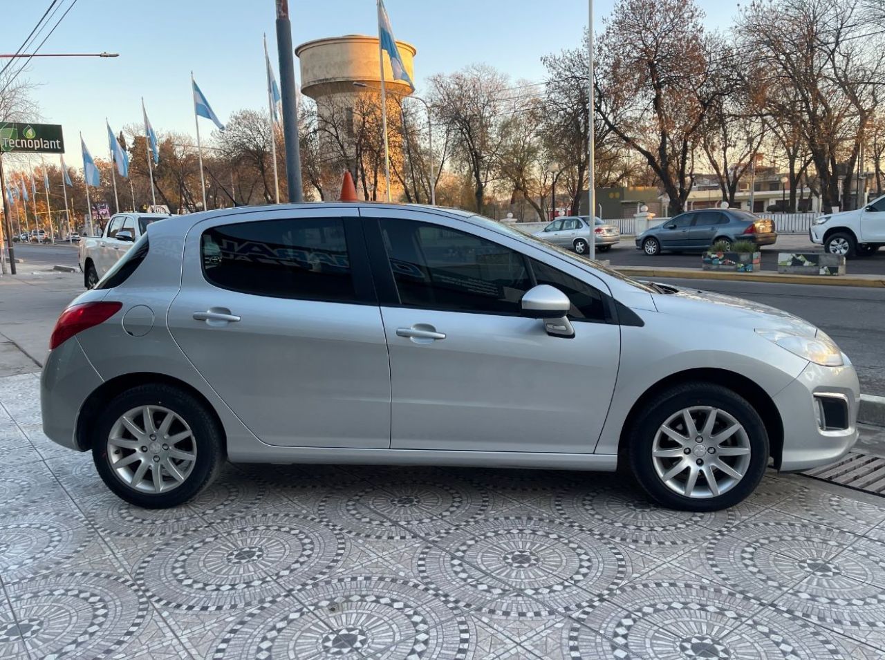 Peugeot 308 Usado Financiado en Mendoza, deRuedas