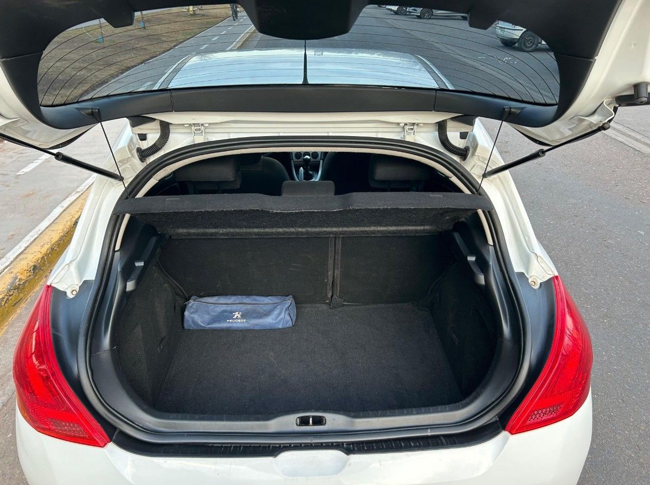 Peugeot 308 Usado Financiado en Mendoza, deRuedas