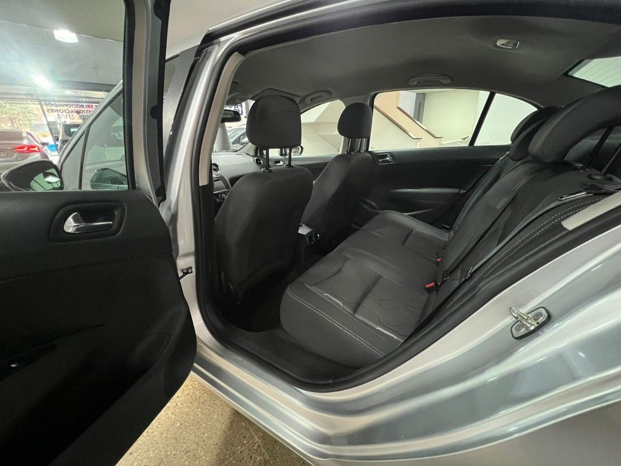 Peugeot 408 Usado Financiado en Córdoba, deRuedas