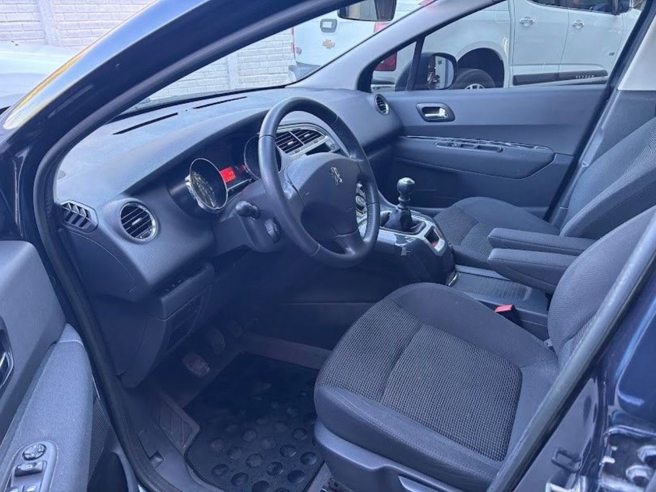 Peugeot 5008 Usado en San Juan, deRuedas