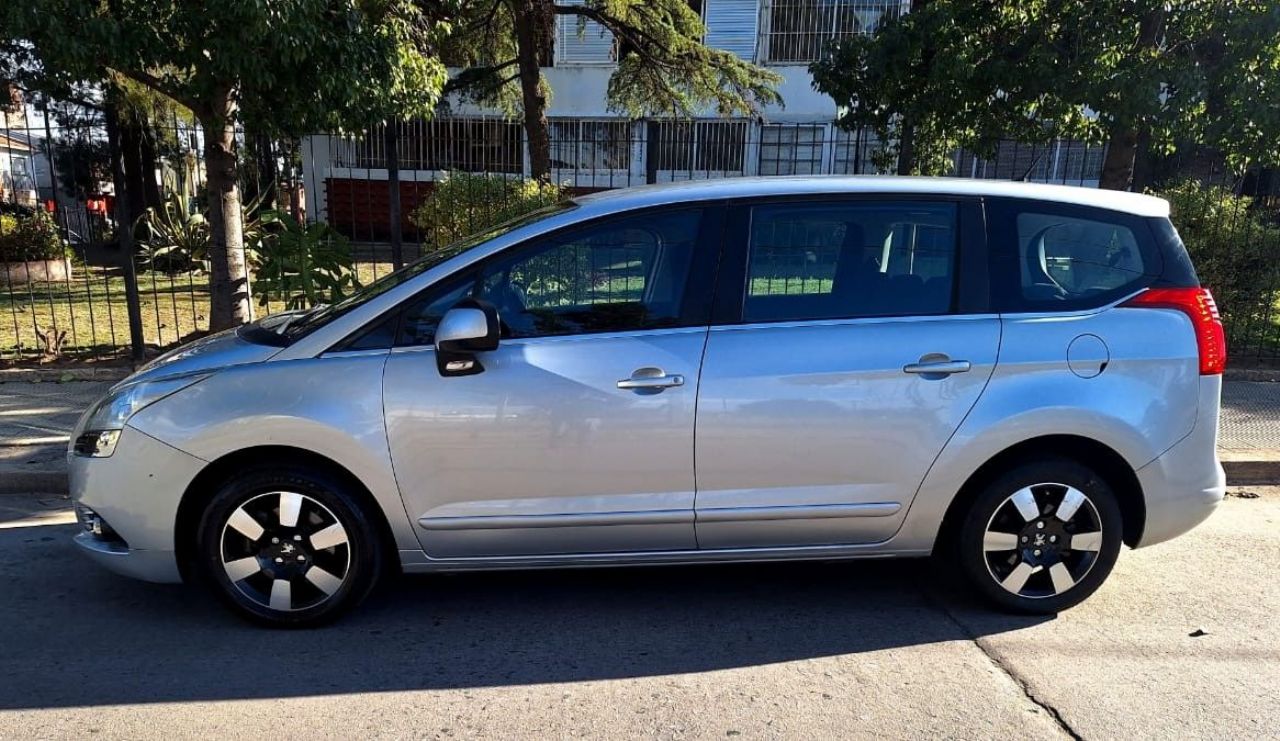 Peugeot 5008 Usado Financiado en Córdoba, deRuedas