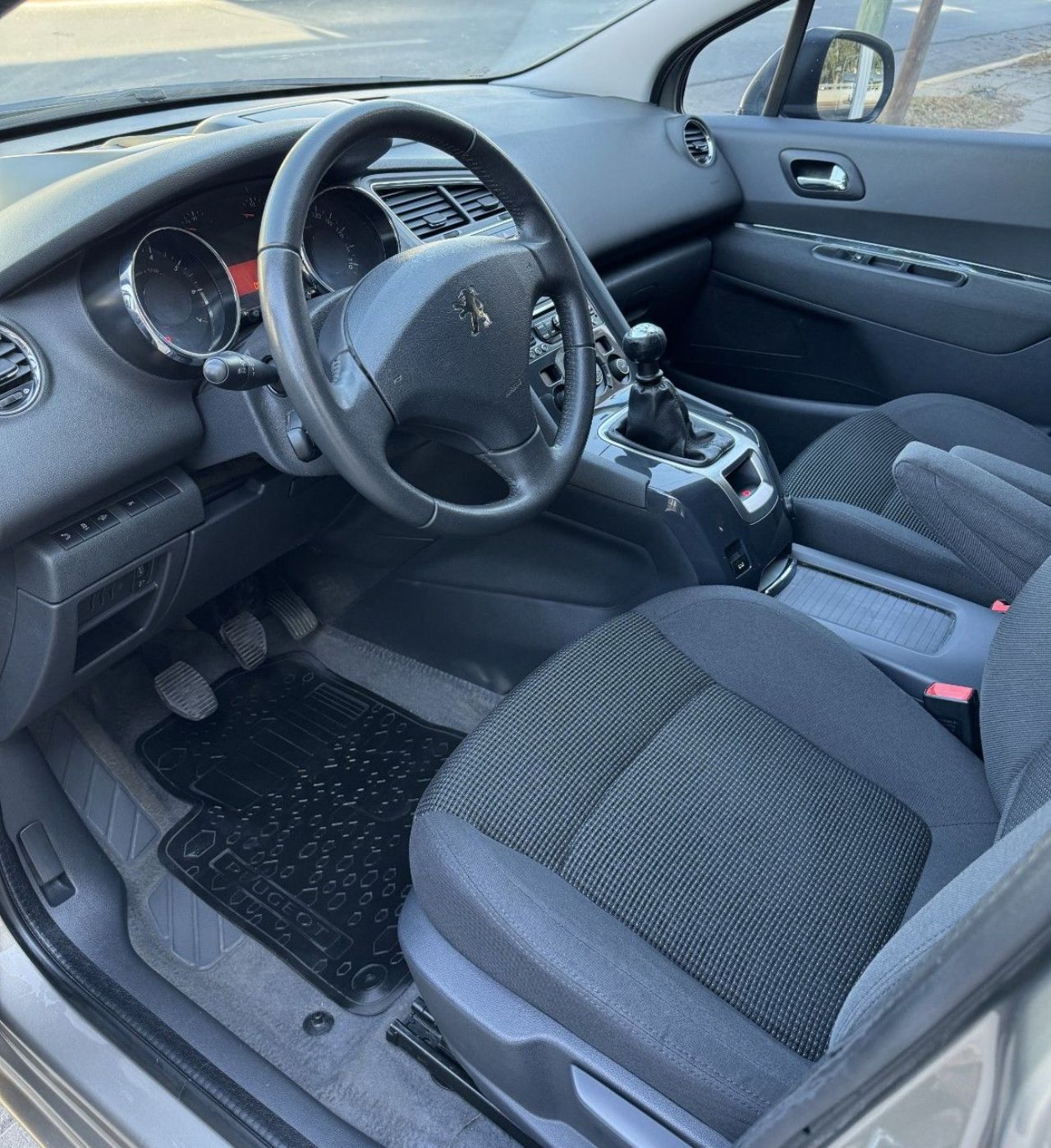 Peugeot 5008 Usado en Córdoba, deRuedas