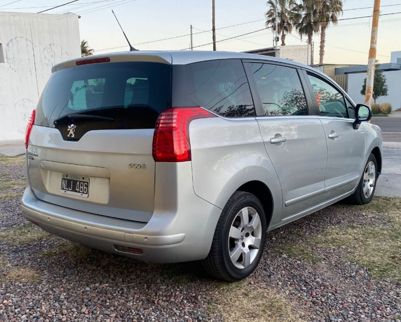 Peugeot 5008 Usado Financiado en Mendoza, deRuedas