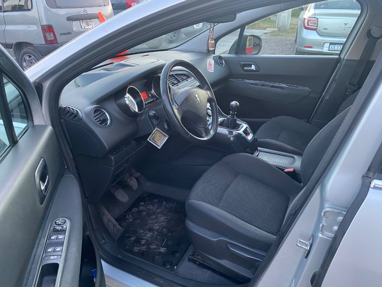 Peugeot 5008 Usado Financiado en Mendoza, deRuedas