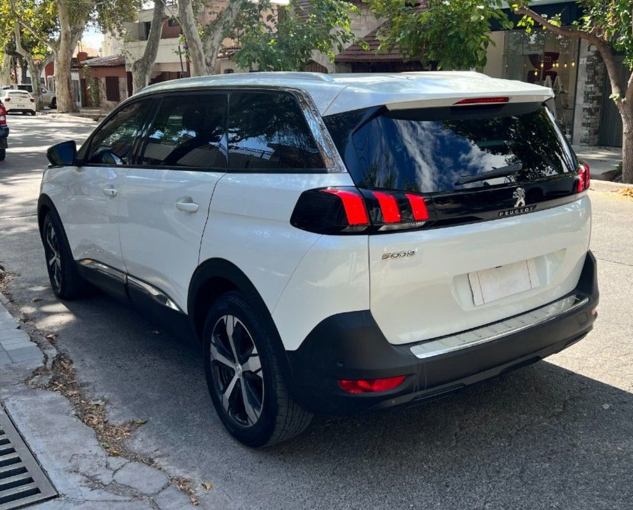 Peugeot 5008 Usado Financiado en Mendoza, deRuedas