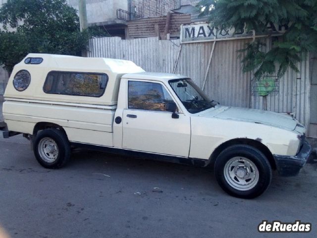 Peugeot 504 Pick-Up Usada en Mendoza, deRuedas