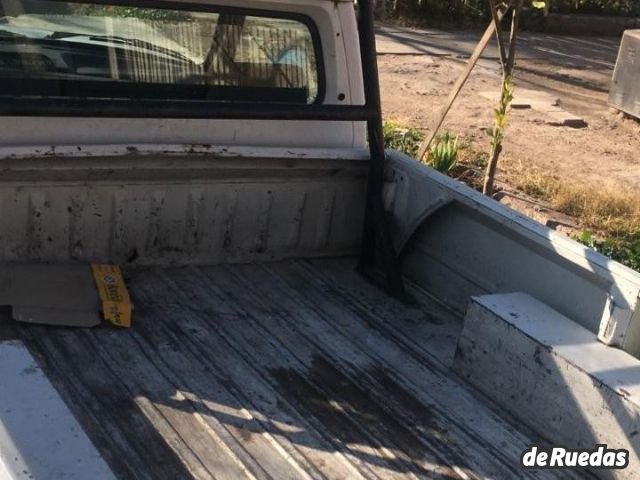 Peugeot 504 Pick-Up Usada en Mendoza, deRuedas