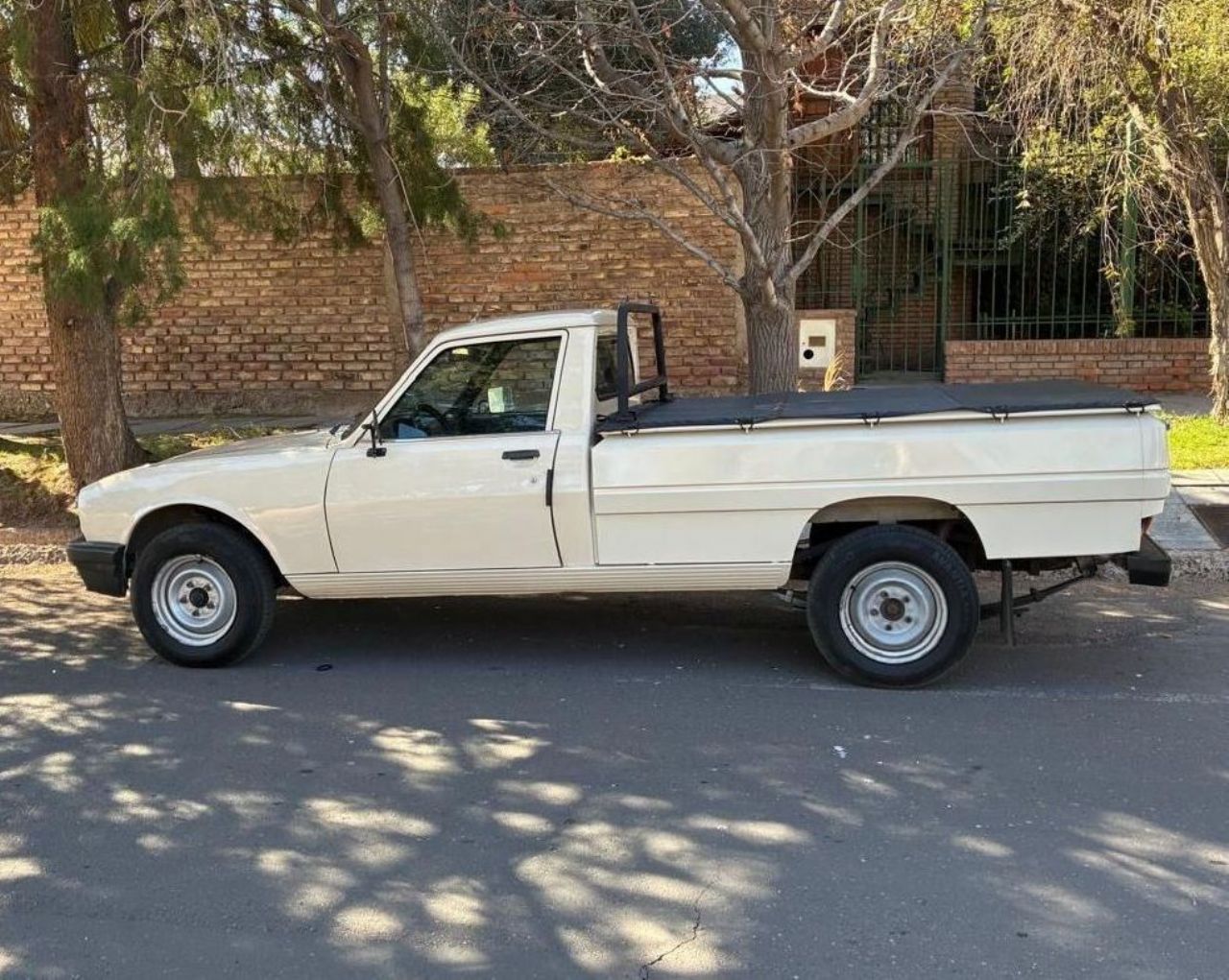 Peugeot 504 Pick-Up Usada en Mendoza, deRuedas