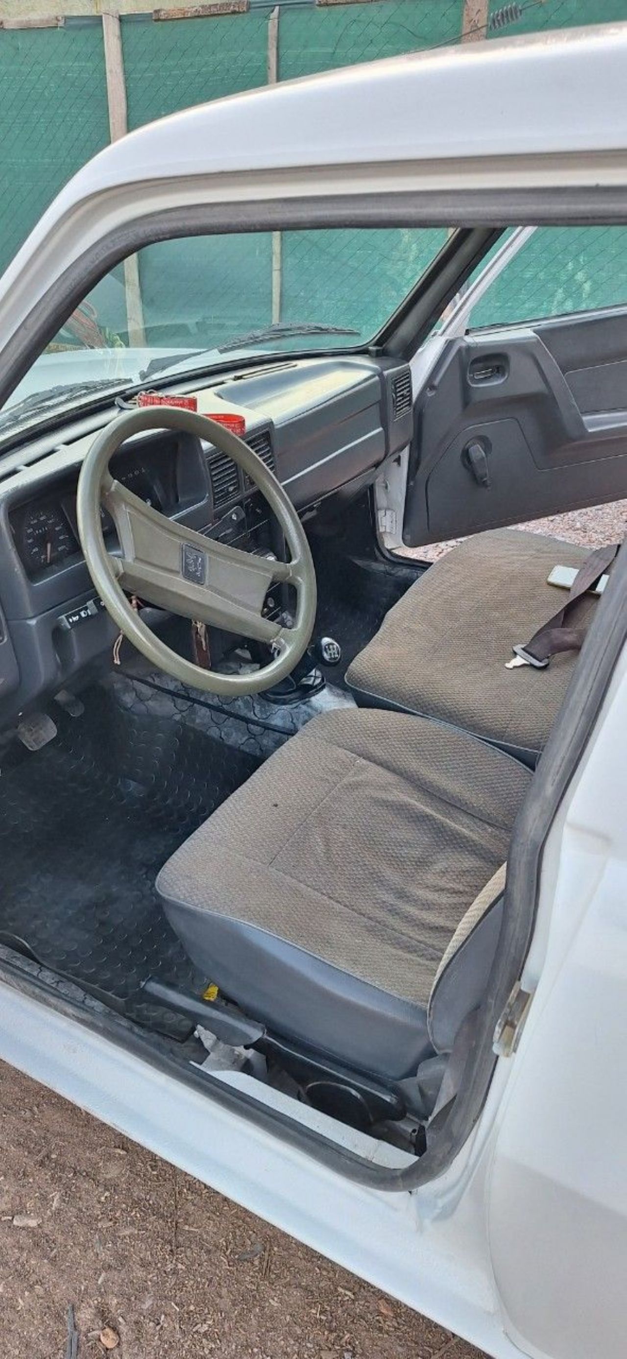 Peugeot 504 Pick-Up Usada en Mendoza, deRuedas