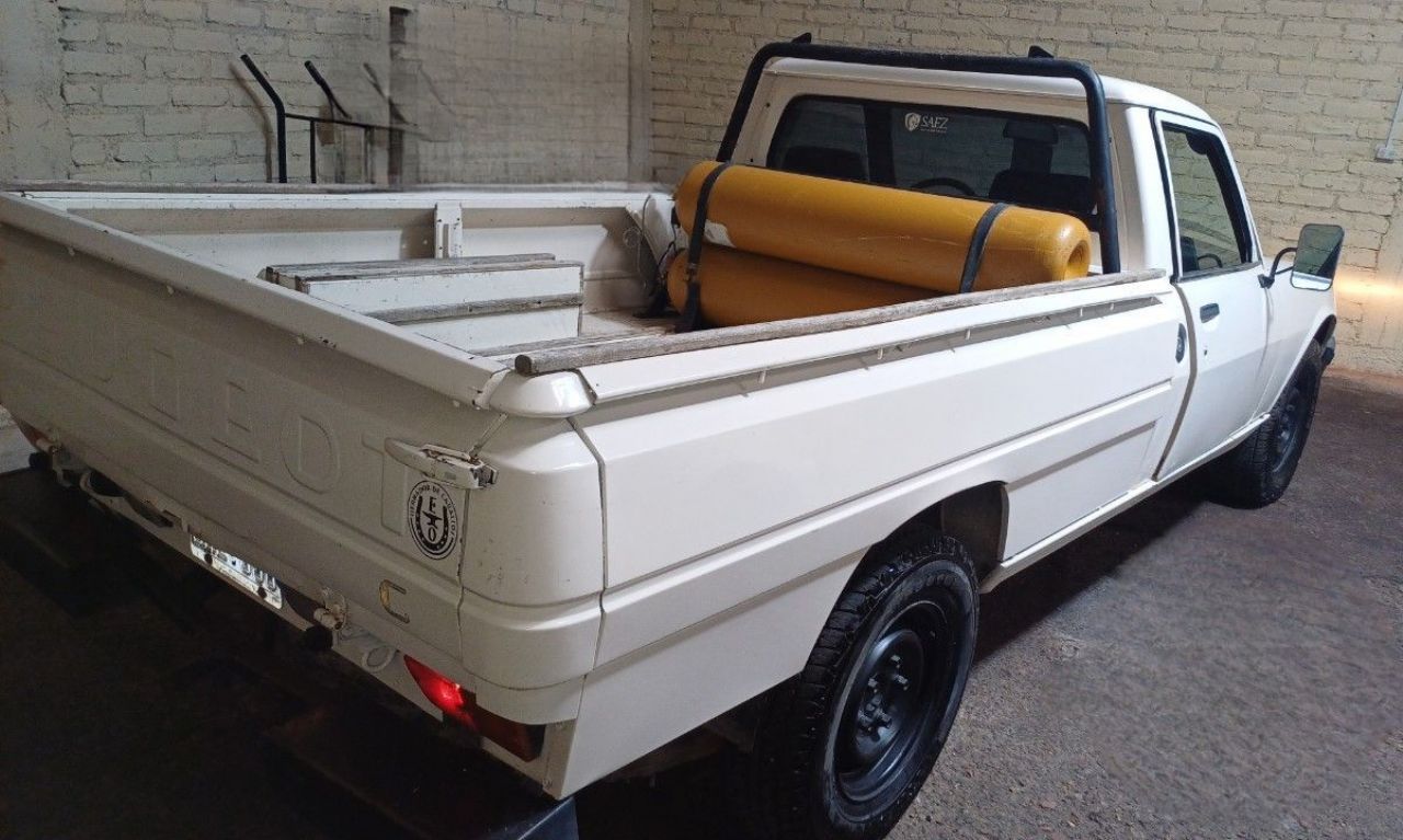 Peugeot 504 Pick-Up Usada en Mendoza, deRuedas
