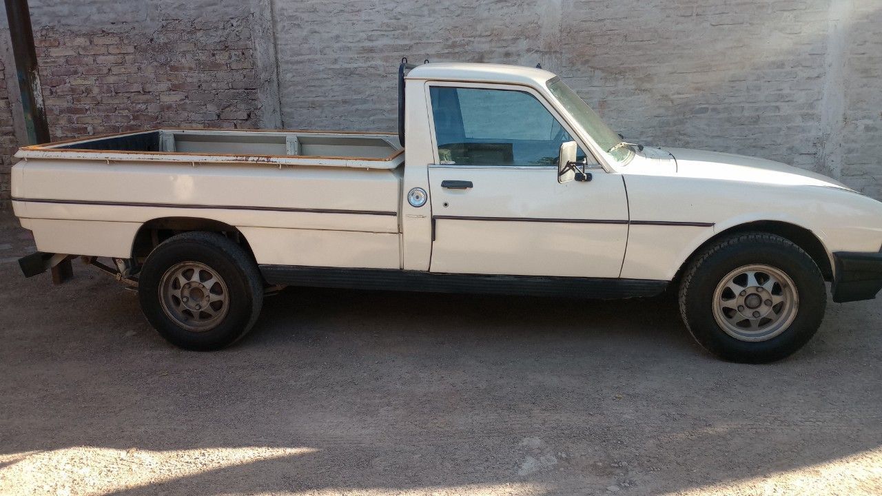 Peugeot 504 Pick-Up Usada en Mendoza, deRuedas