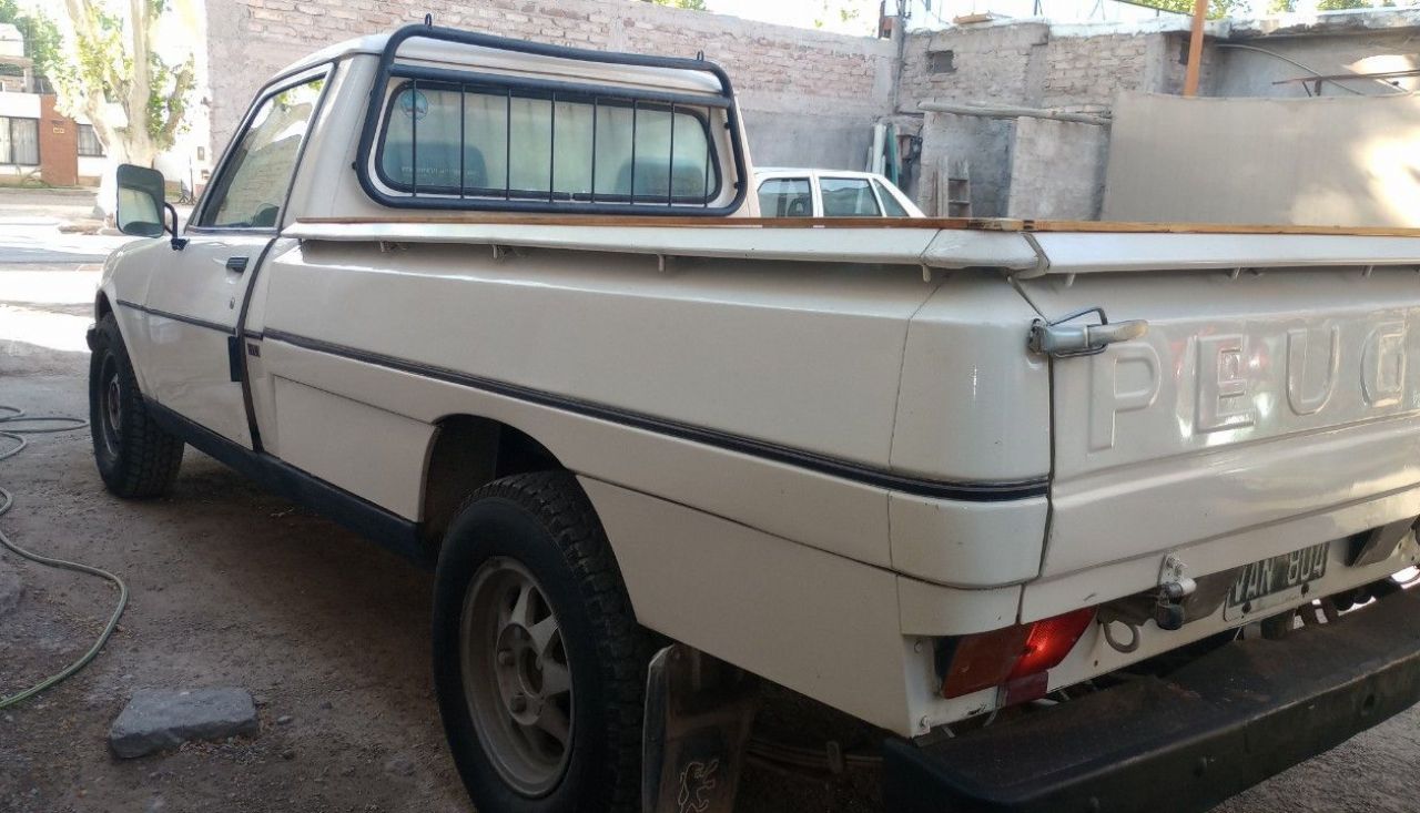 Peugeot 504 Pick-Up Usada en Mendoza, deRuedas