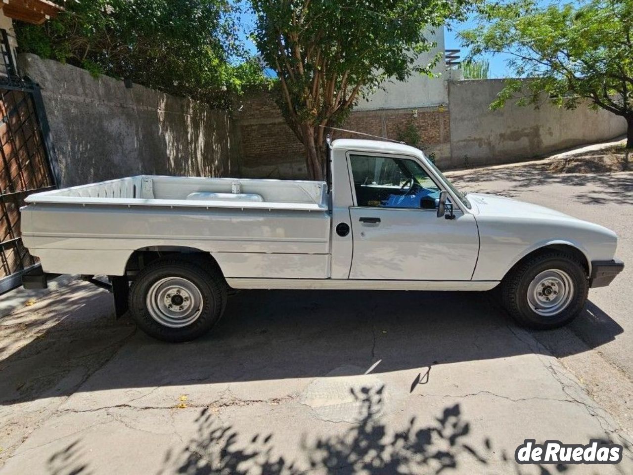 Peugeot 504 Pick-Up Usada en Mendoza, deRuedas