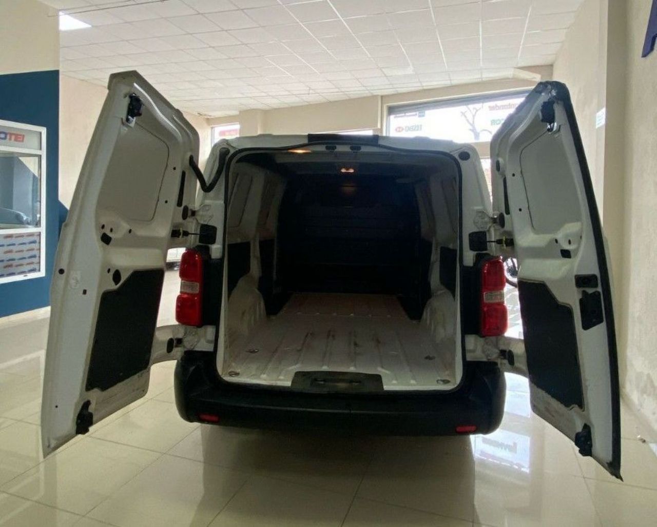 Peugeot Expert Usada Financiado en Córdoba, deRuedas
