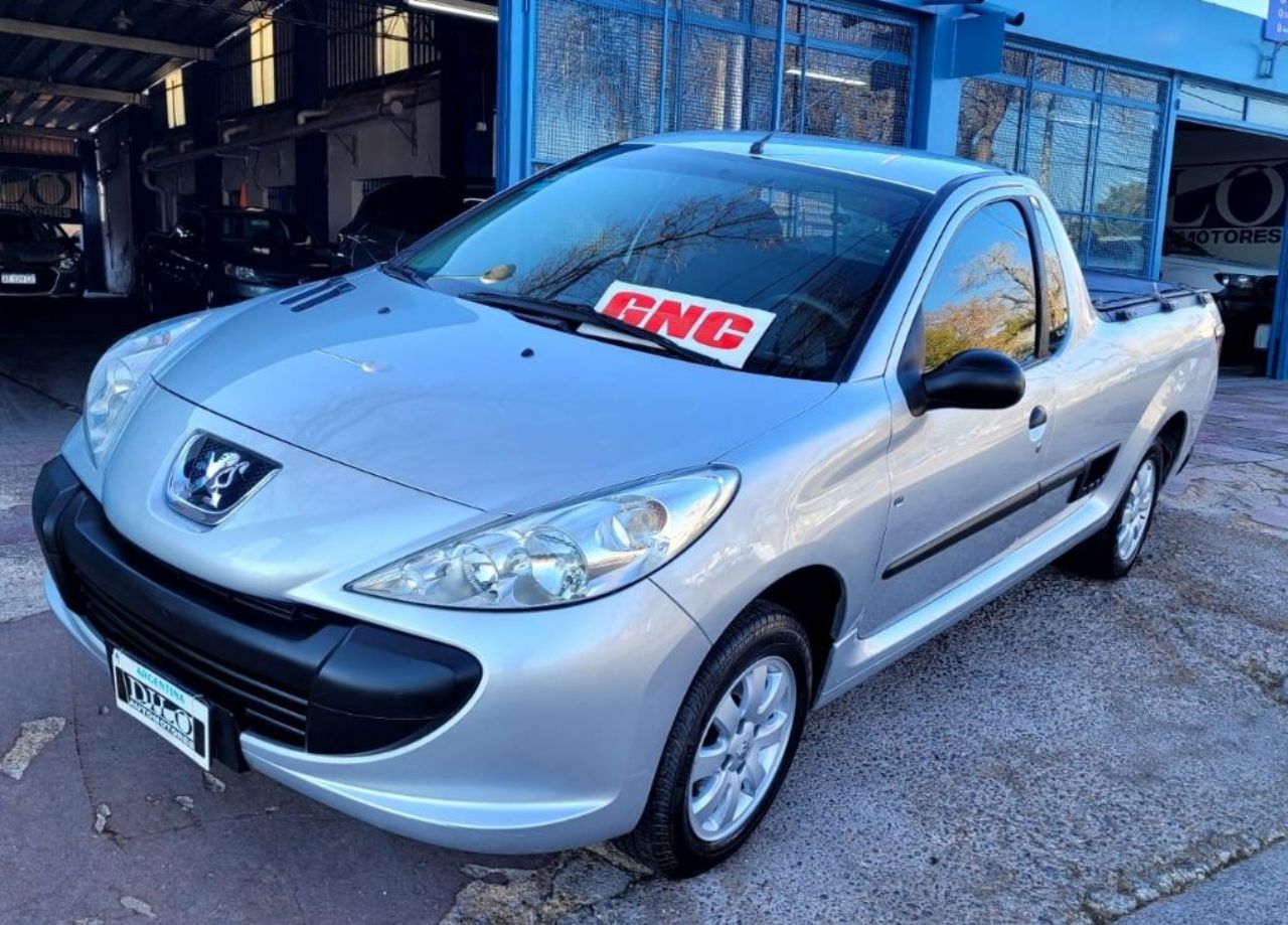 Peugeot Hoggar Usada en Mendoza, deRuedas