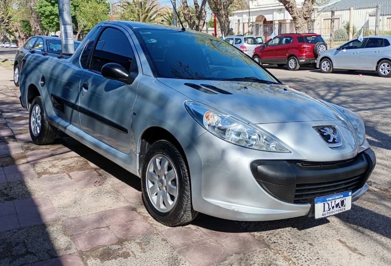 Peugeot Hoggar Usada Financiado en Mendoza, deRuedas