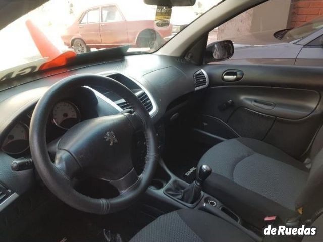 Peugeot Hoggar Usada en Mendoza, deRuedas
