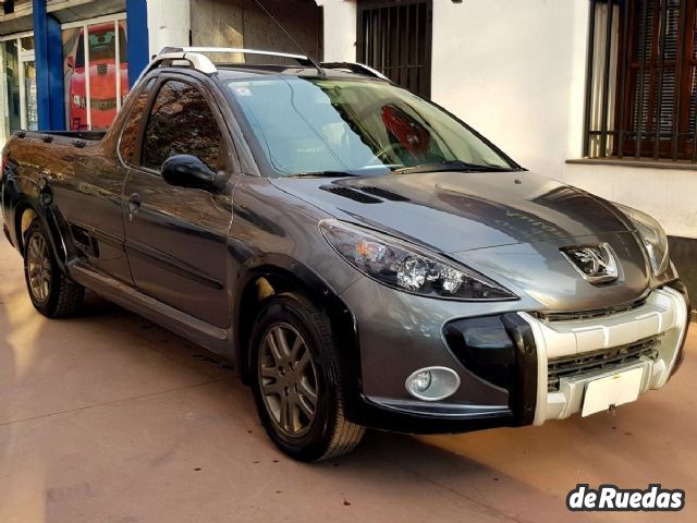 Peugeot Hoggar Usada en Mendoza, deRuedas