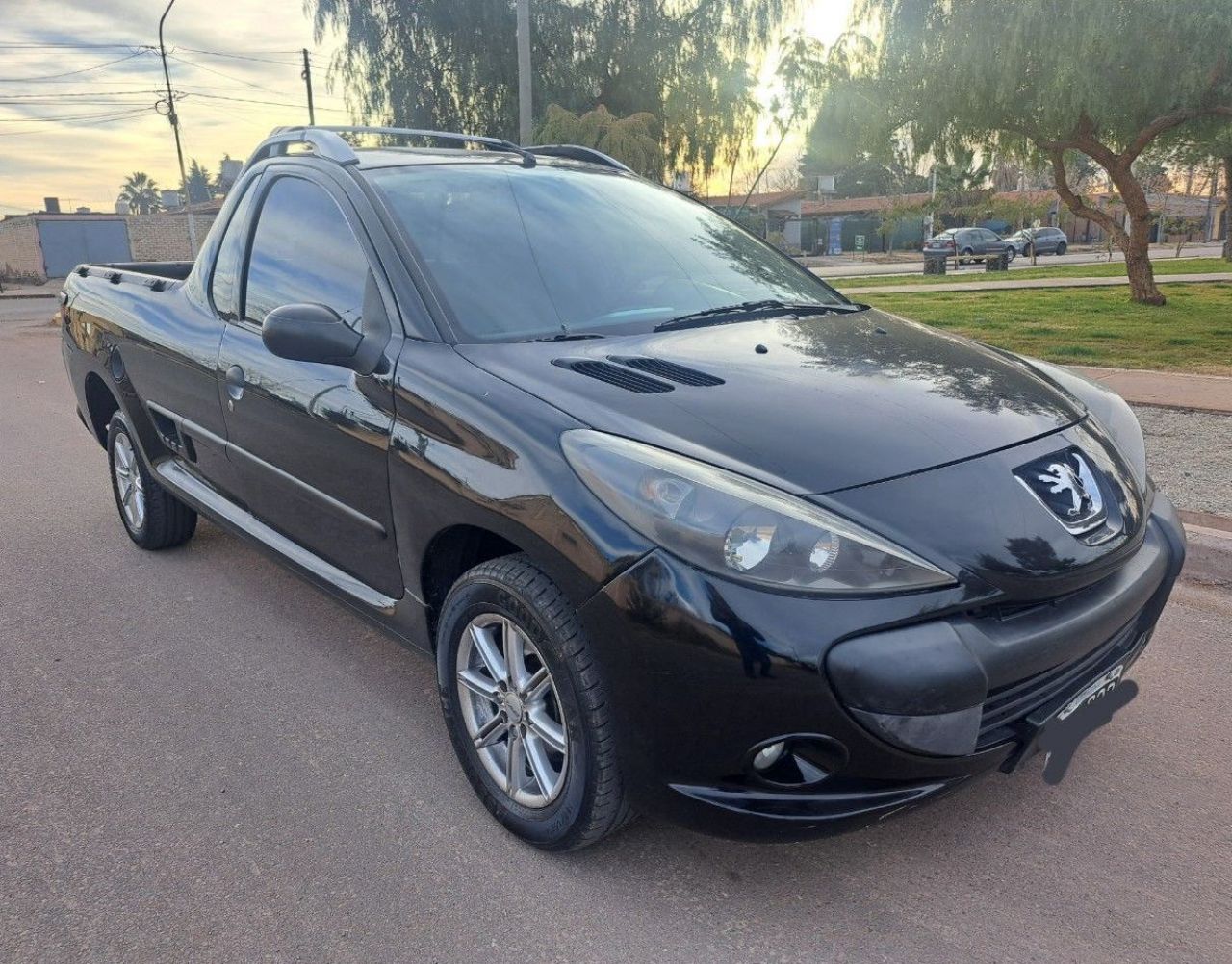 Peugeot Hoggar Usada en Mendoza, deRuedas