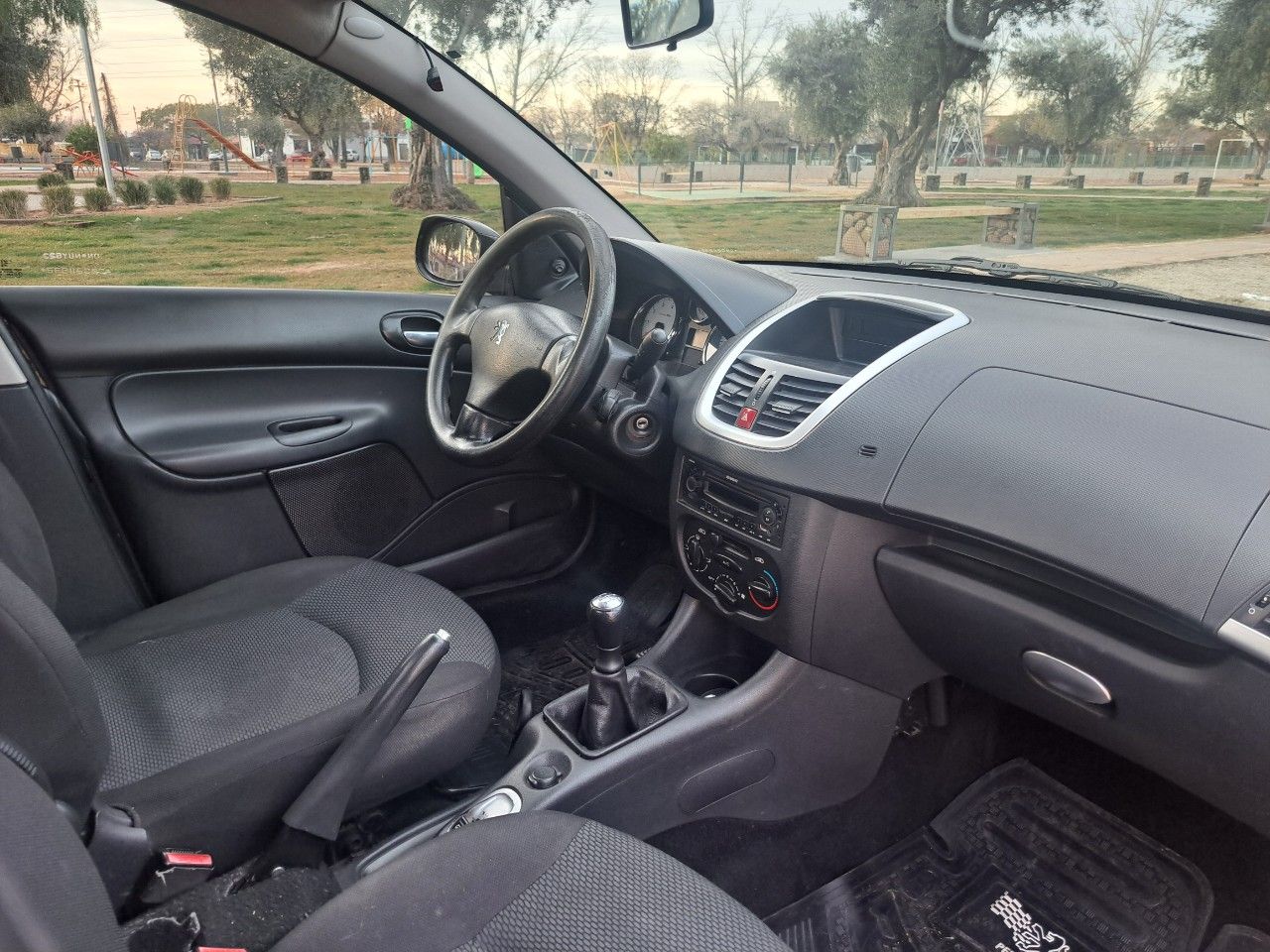 Peugeot Hoggar Usada en Mendoza, deRuedas
