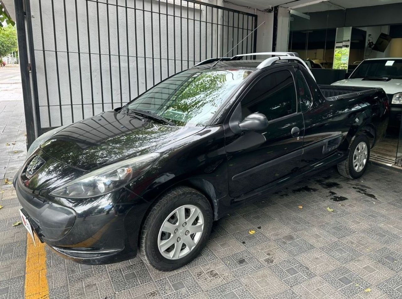 Peugeot Hoggar Usada en Mendoza, deRuedas
