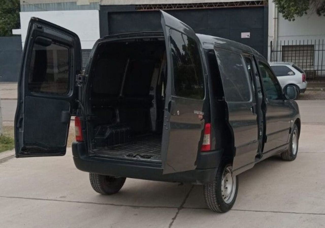 Peugeot Partner Usada Financiado en Córdoba, deRuedas