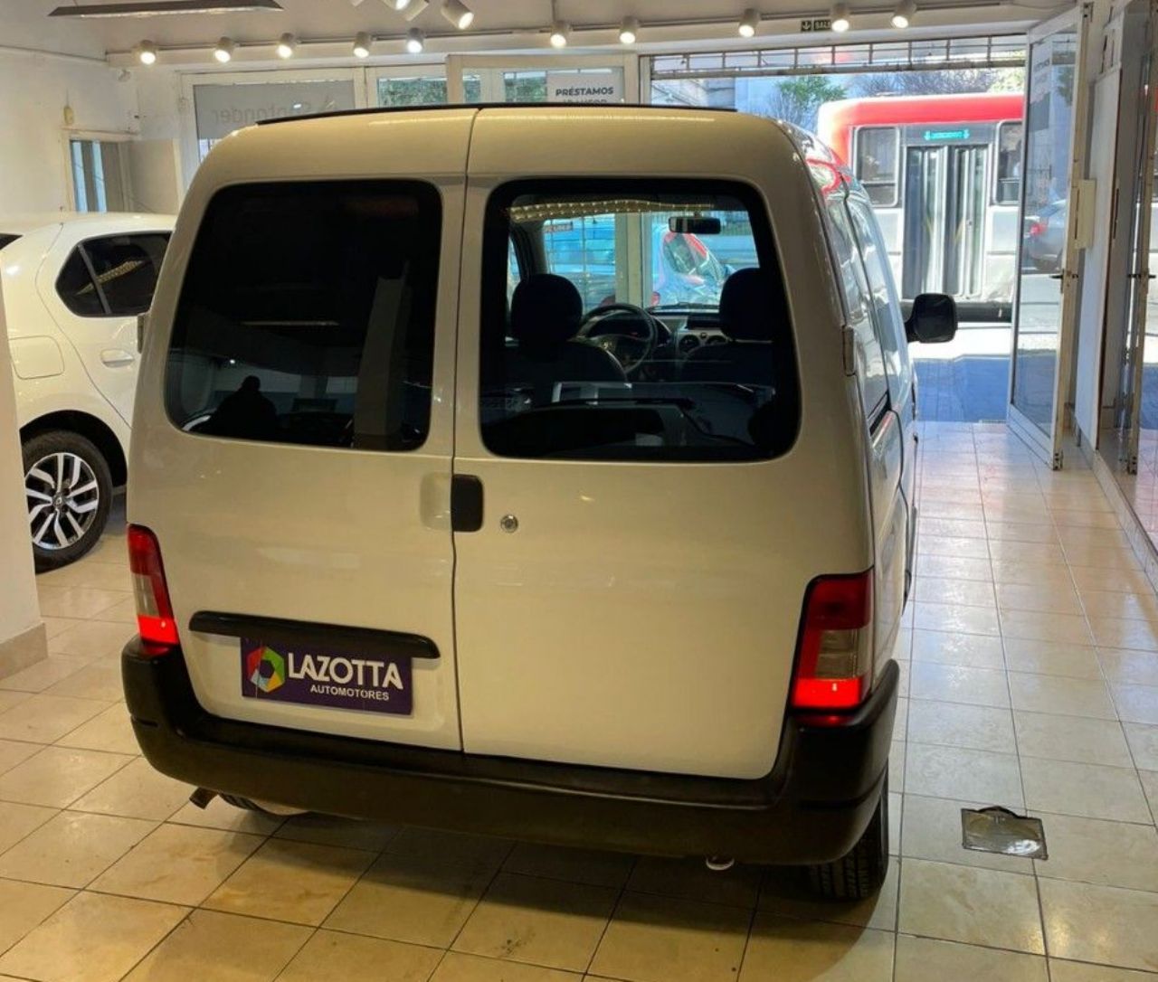 Peugeot Partner Usada Financiado en Córdoba, deRuedas