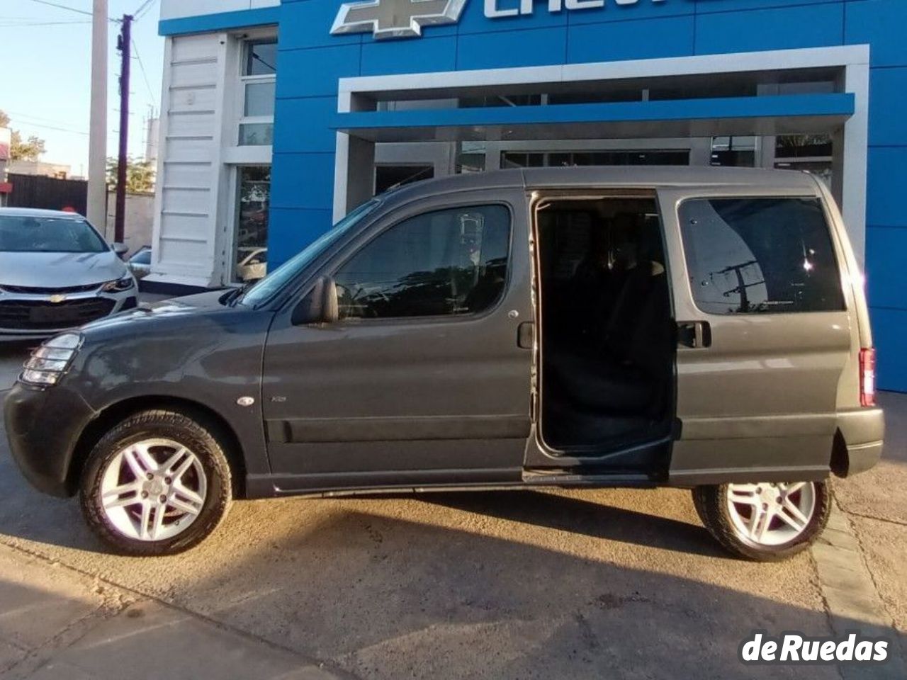 Peugeot Partner Usada en San Juan, deRuedas