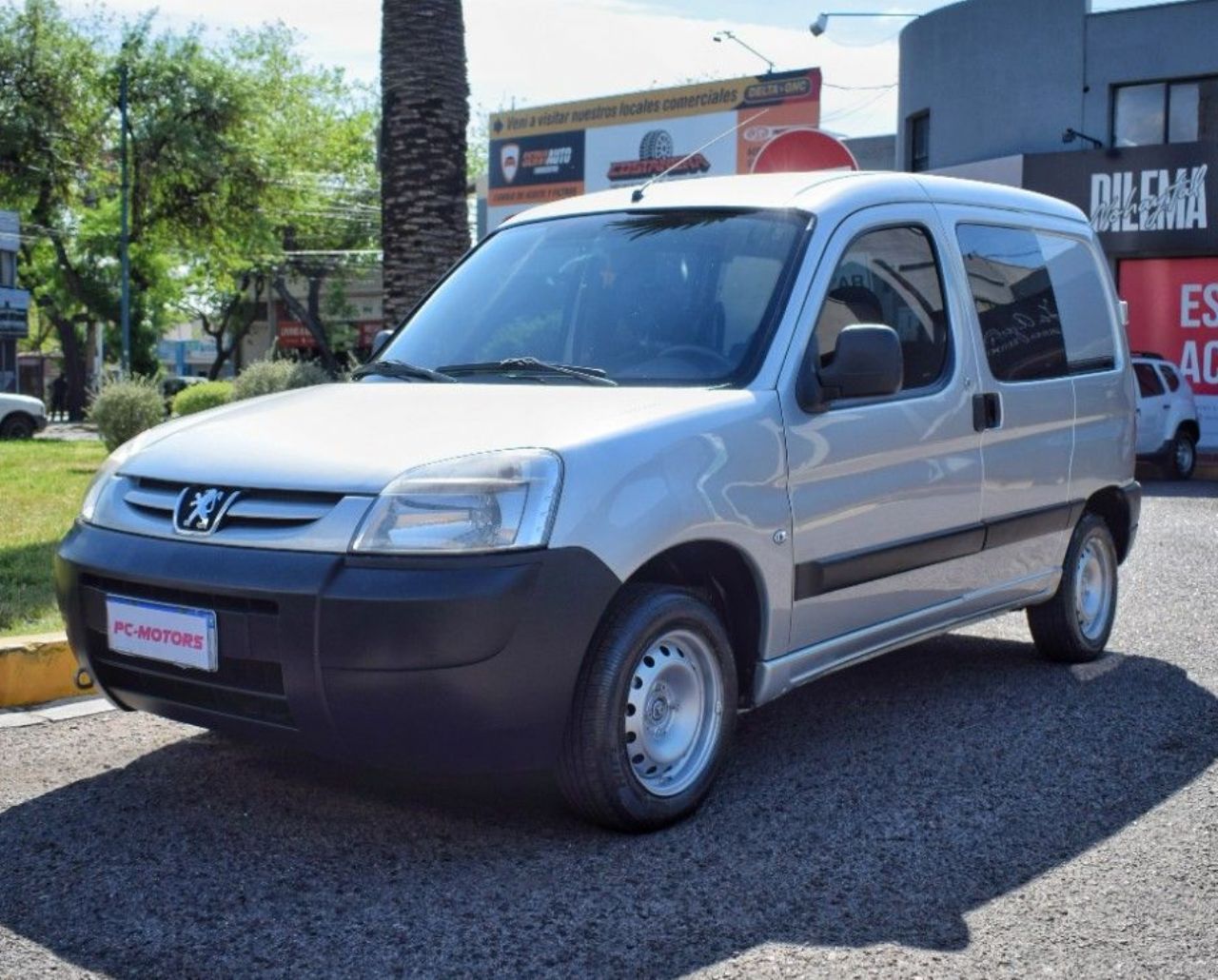 Peugeot Partner Usada Financiado en Mendoza, deRuedas