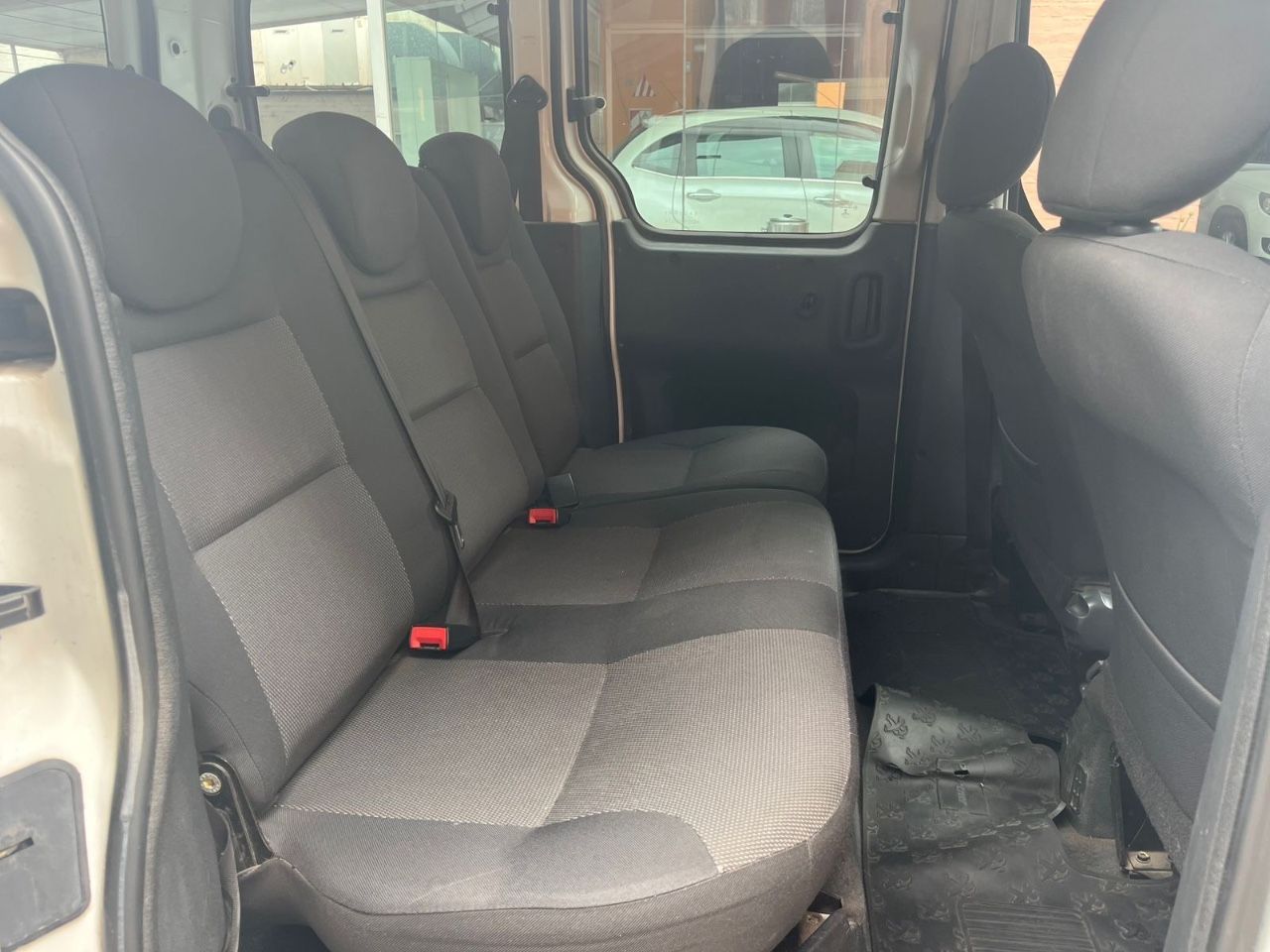 Peugeot Partner Usada Financiado en Mendoza, deRuedas