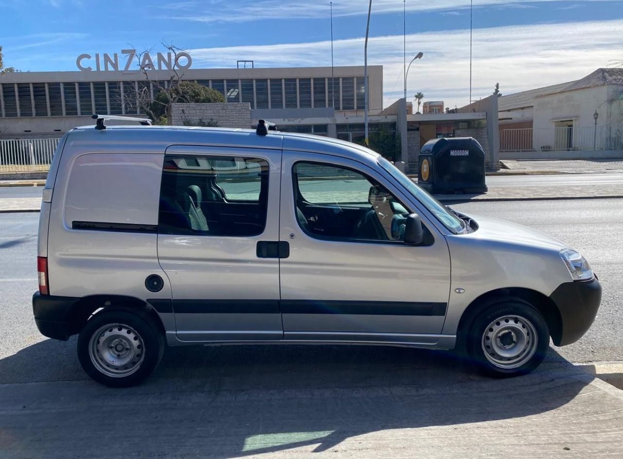 Peugeot Partner Usada Financiado en San Juan, deRuedas