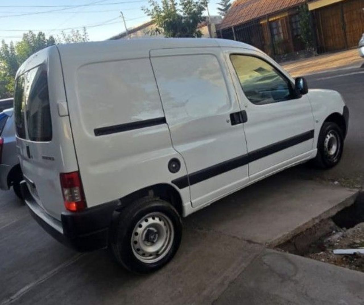 Peugeot Partner Usada en Mendoza, deRuedas