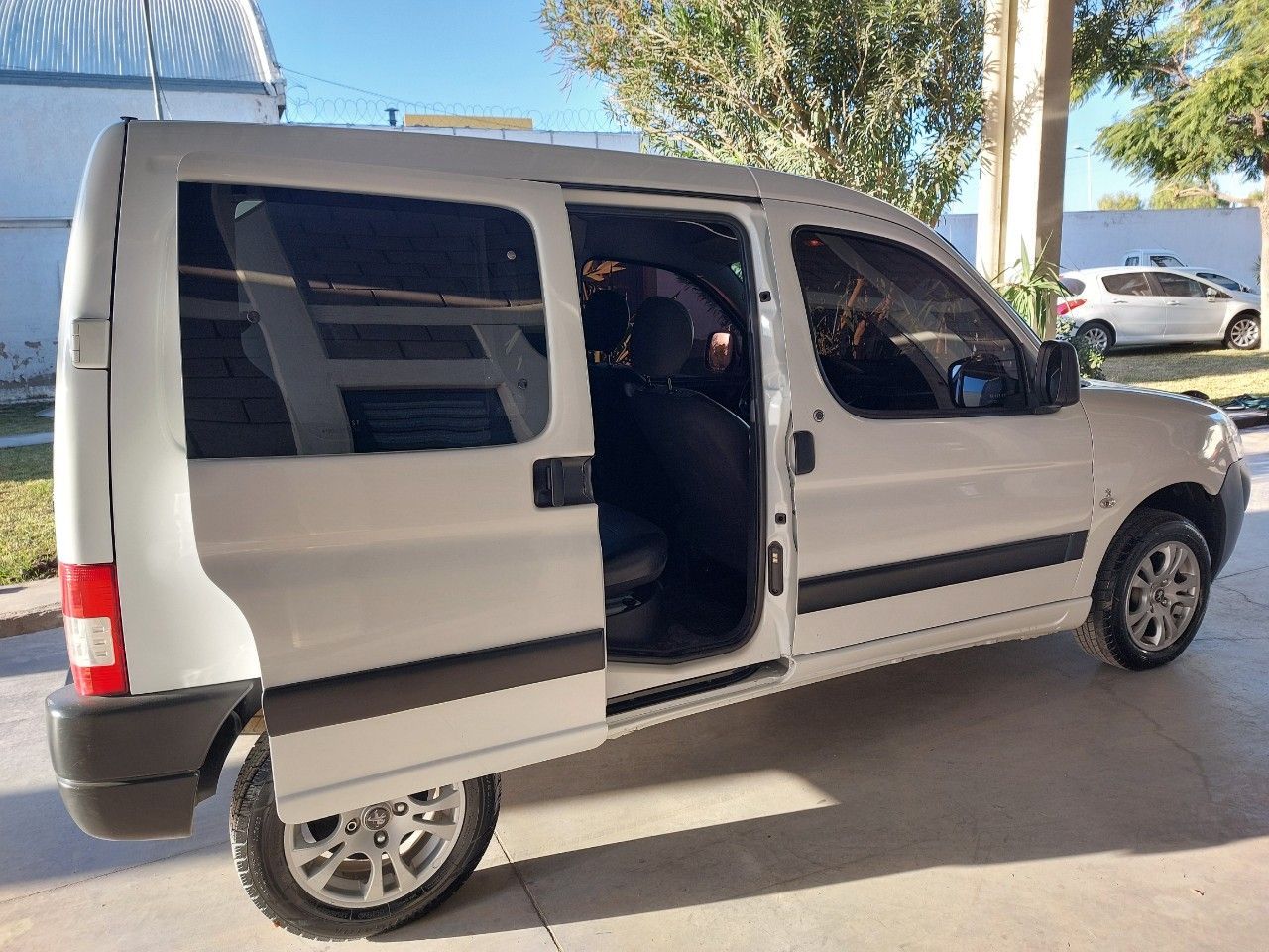 Peugeot Partner Usada Financiado en Mendoza, deRuedas