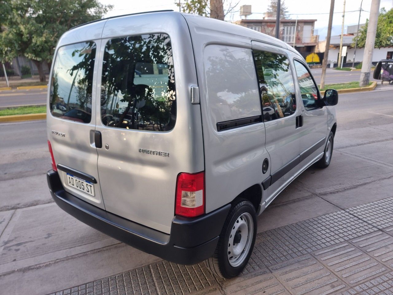 Peugeot Partner Usada Financiado en Mendoza, deRuedas