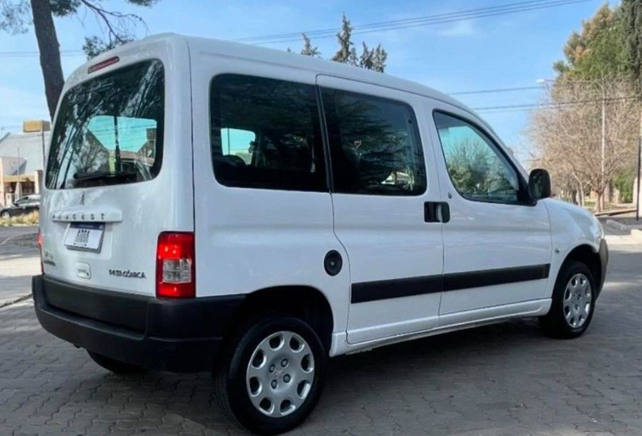Peugeot Partner Usada Financiado en Mendoza, deRuedas