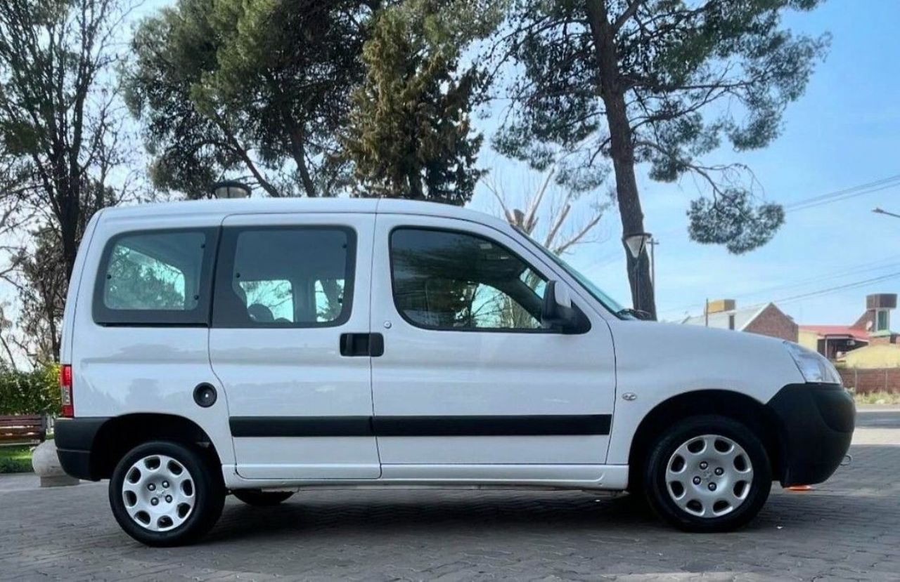 Peugeot Partner Usada Financiado en Mendoza, deRuedas