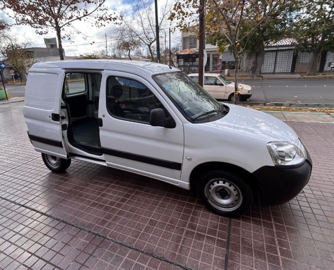 Peugeot Partner Usada Financiado en Mendoza, deRuedas