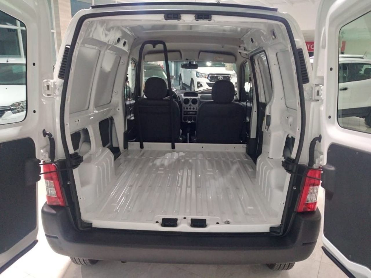 Peugeot Partner Nueva en San Juan, deRuedas