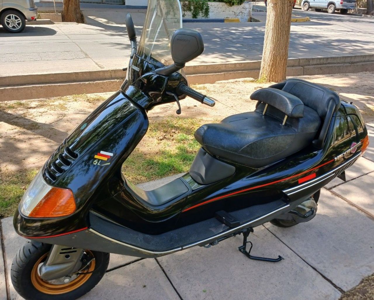 Piaggio Hexagon Usada en Mendoza, deRuedas