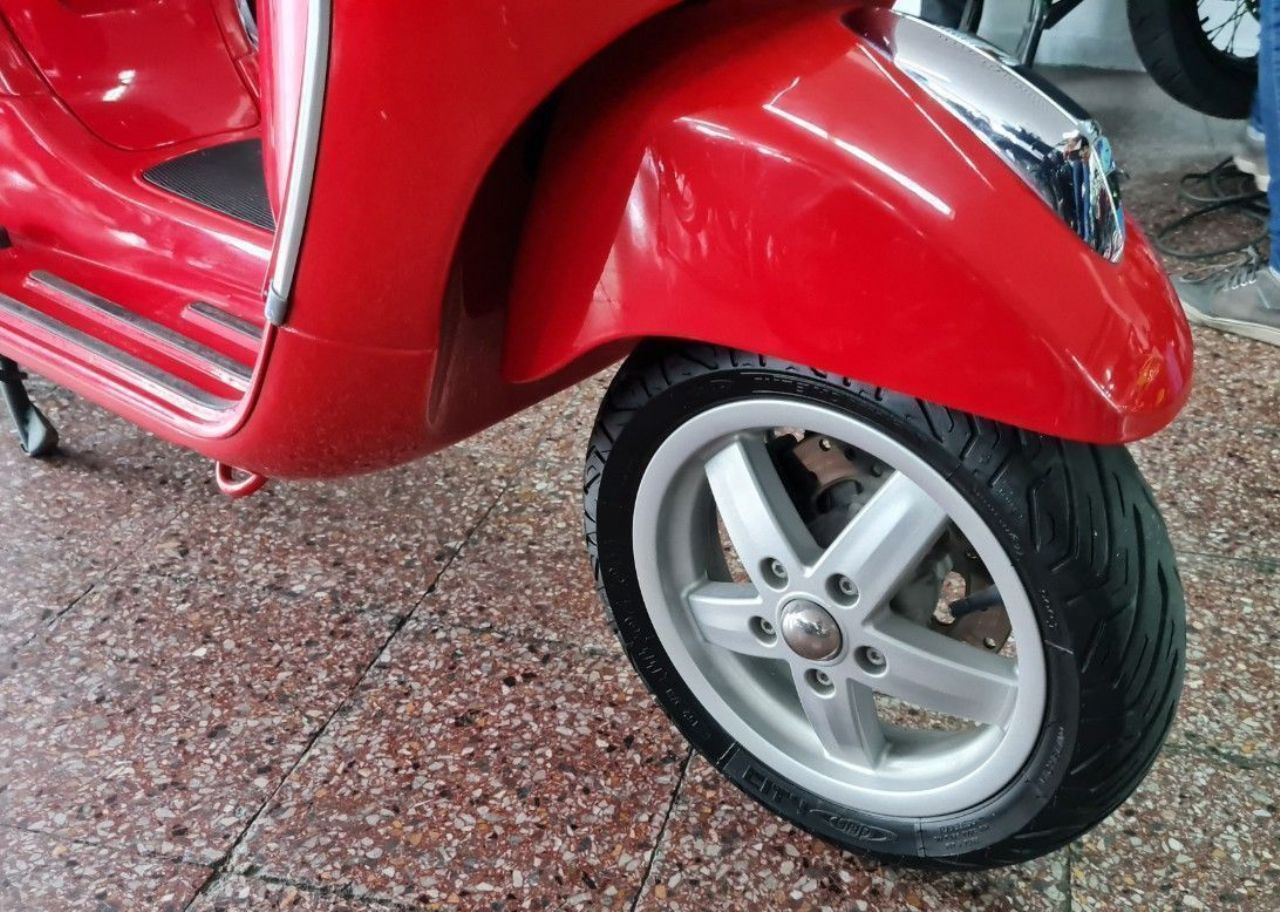 Piaggio Vespa Usada en Mendoza, deRuedas