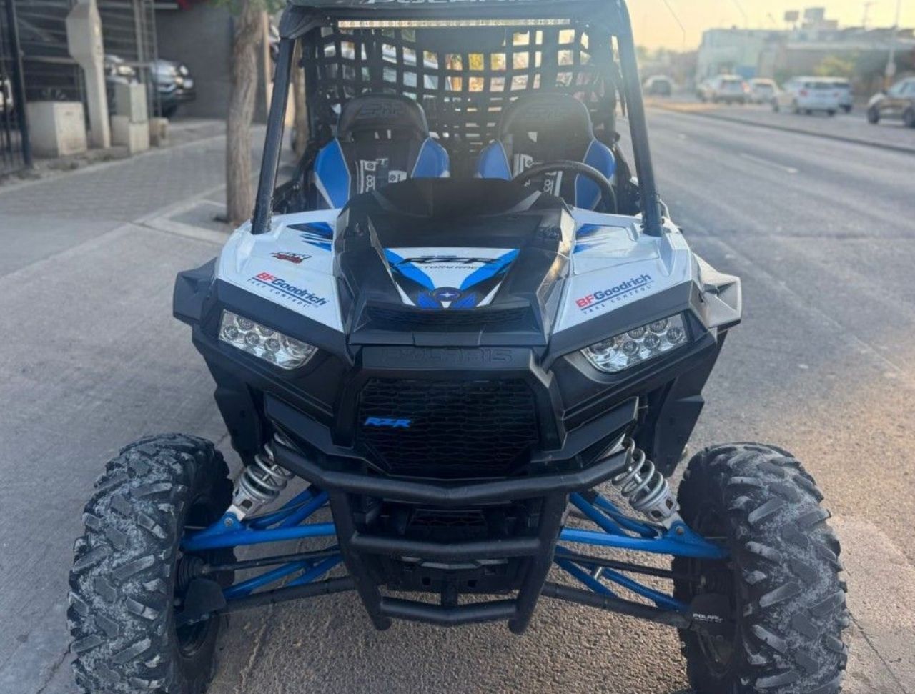 Polaris RZR Usado en San Juan, deRuedas