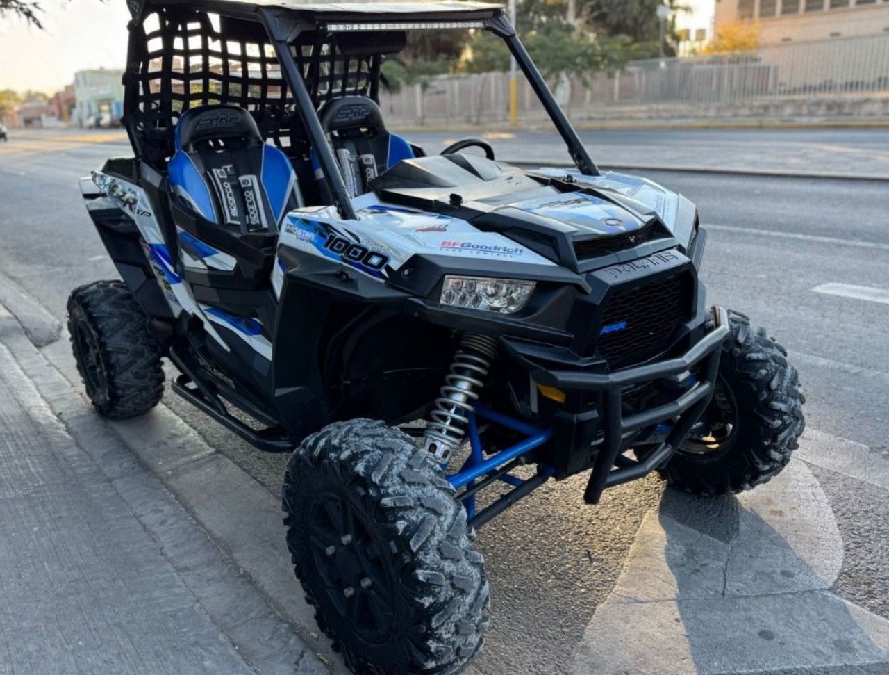 Polaris RZR Usado en San Juan, deRuedas