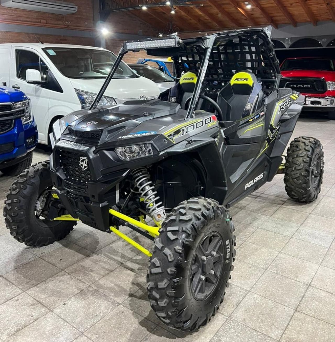 Polaris RZR Usado en San Juan, deRuedas