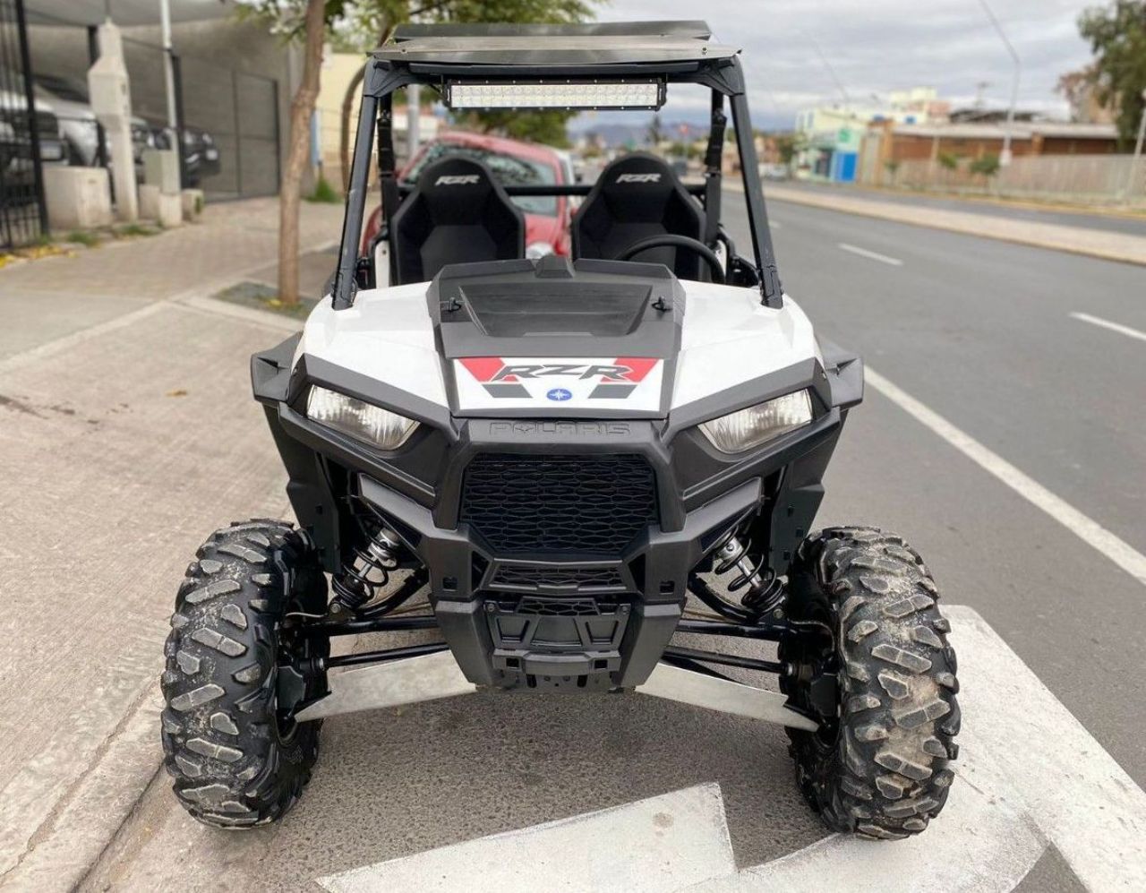 Polaris RZR Usado en San Juan, deRuedas