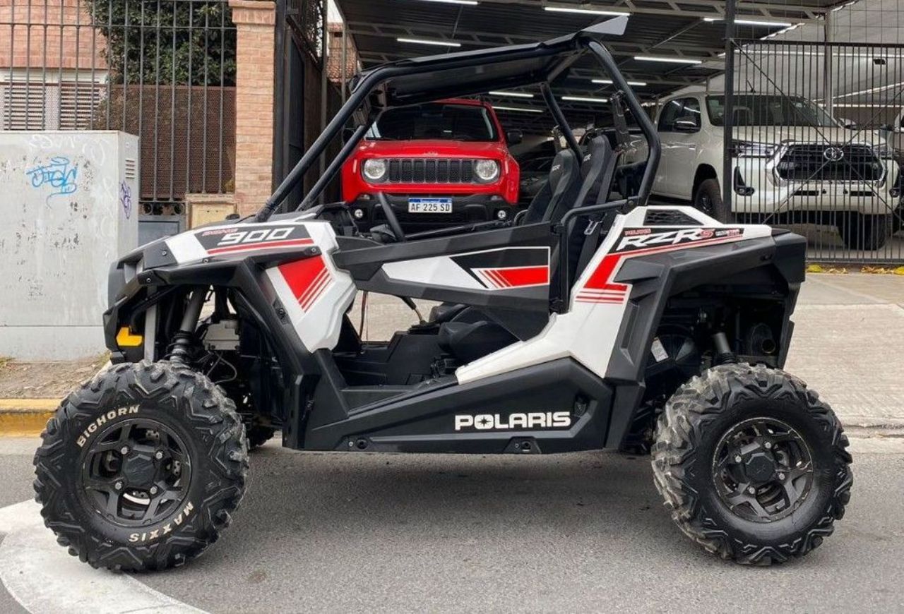 Polaris RZR Usado en San Juan, deRuedas