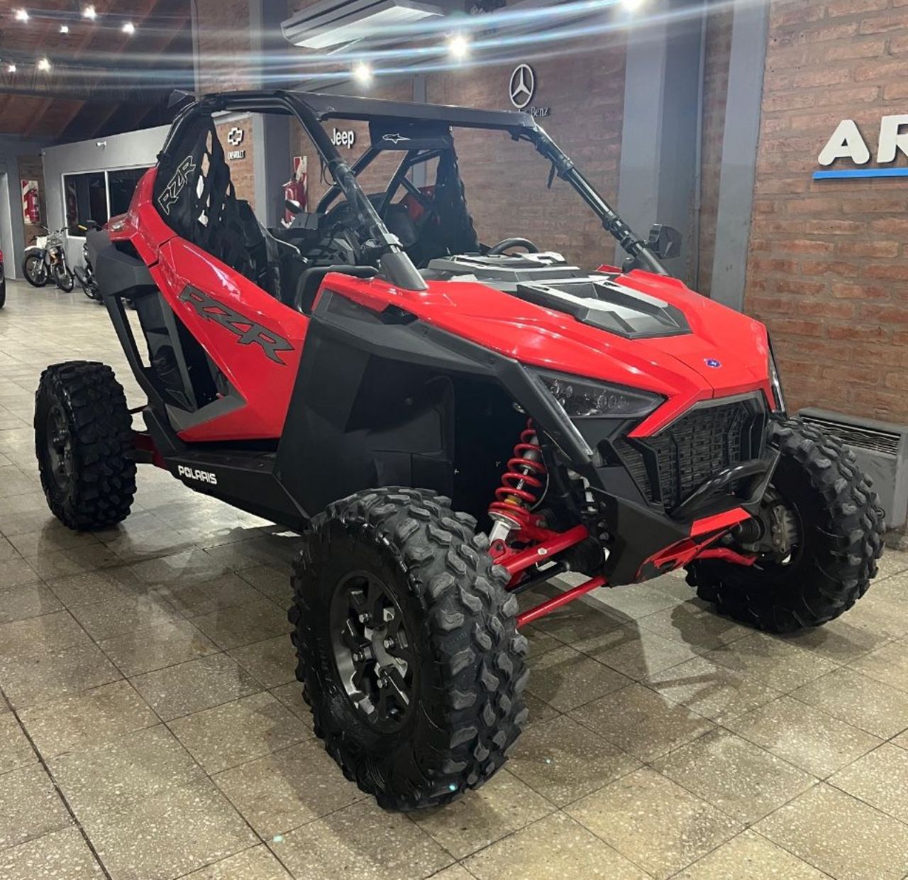 Polaris RZR Usado en San Juan, deRuedas