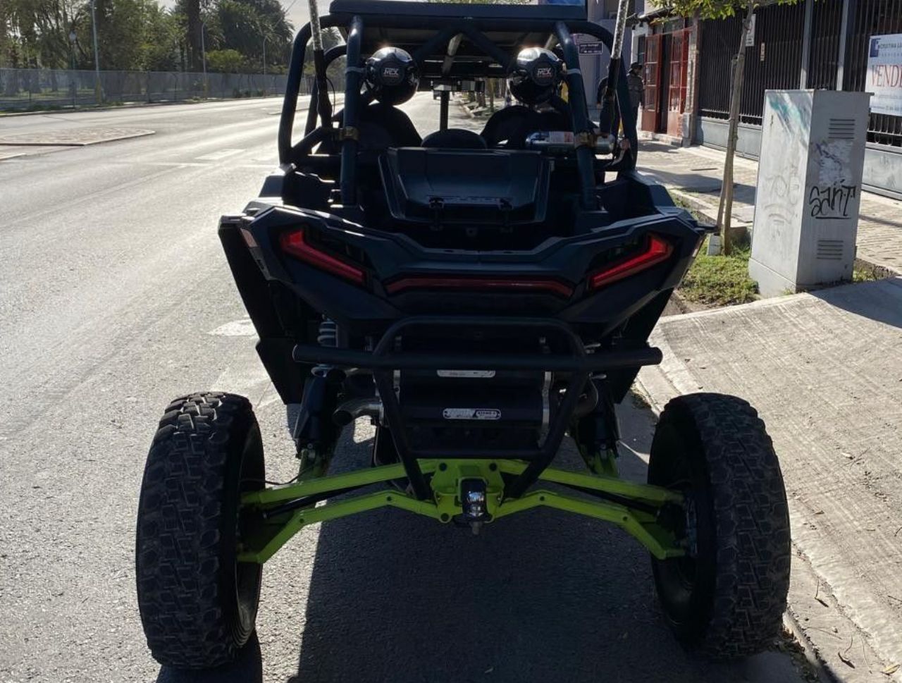 Polaris RZR Usado en San Juan, deRuedas