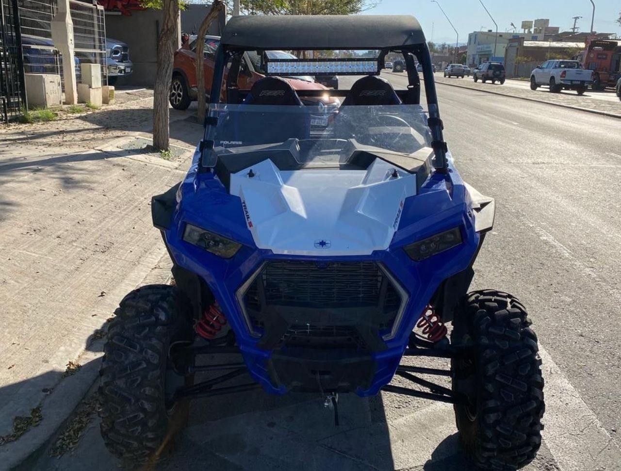 Polaris RZR Usado en San Juan, deRuedas